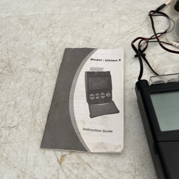 Ultima 5 TENS U5 unit with carrying case and instructions manual - Picture 2 of 11